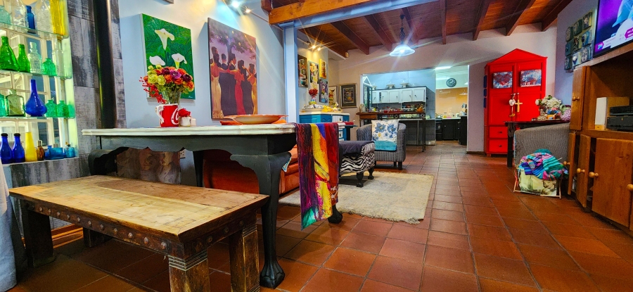 5 Bedroom Property for Sale in Kannoniers Park North West